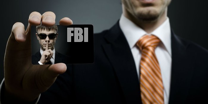 ¿Cómo comunicar cuando no te quieren escuchar? 7 secretos de un espía del FBI