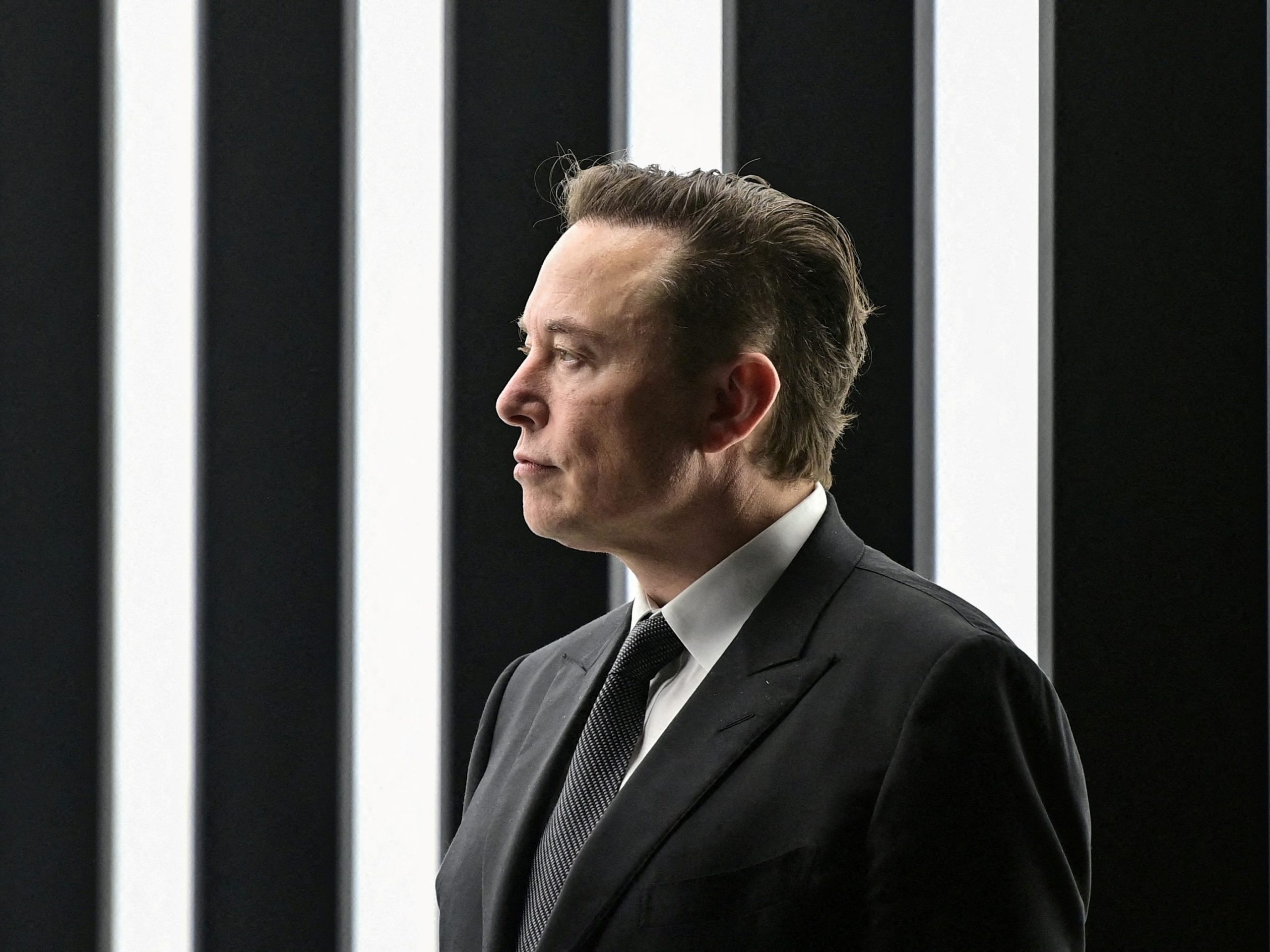 «Si no apareces en la oficina, asumiremos que has renunciado»: Elon Musk declara el fin del trabajo remoto en Tesla